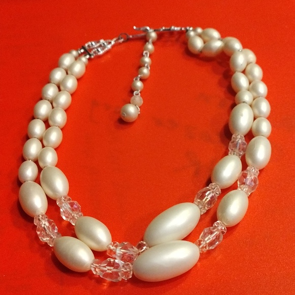 Cream barrel bead and AB pearl like necklace - Picture 1 of 8